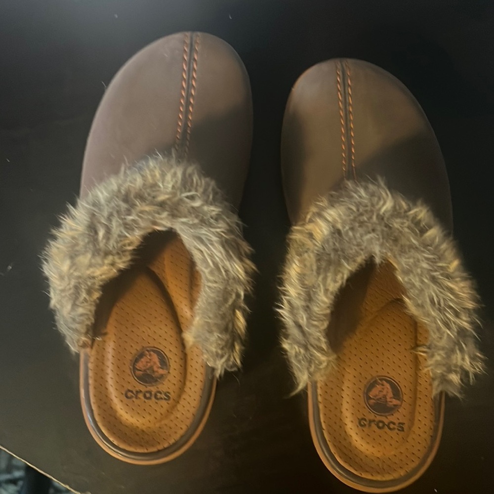 Women’s Croc clogs size 6